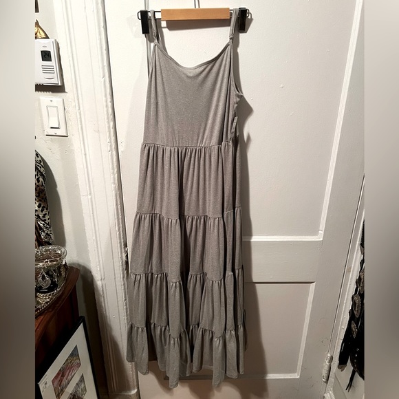 Heather grey tiered midi dress. - Picture 2 of 6